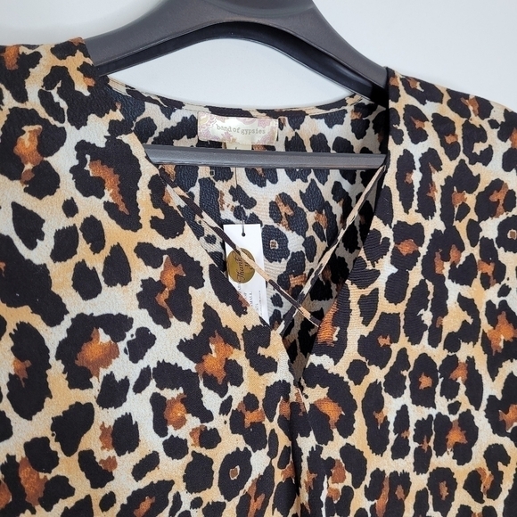Band Of Gypsies Yuma Desert Leopard Surplice Top - Picture 12 of 14